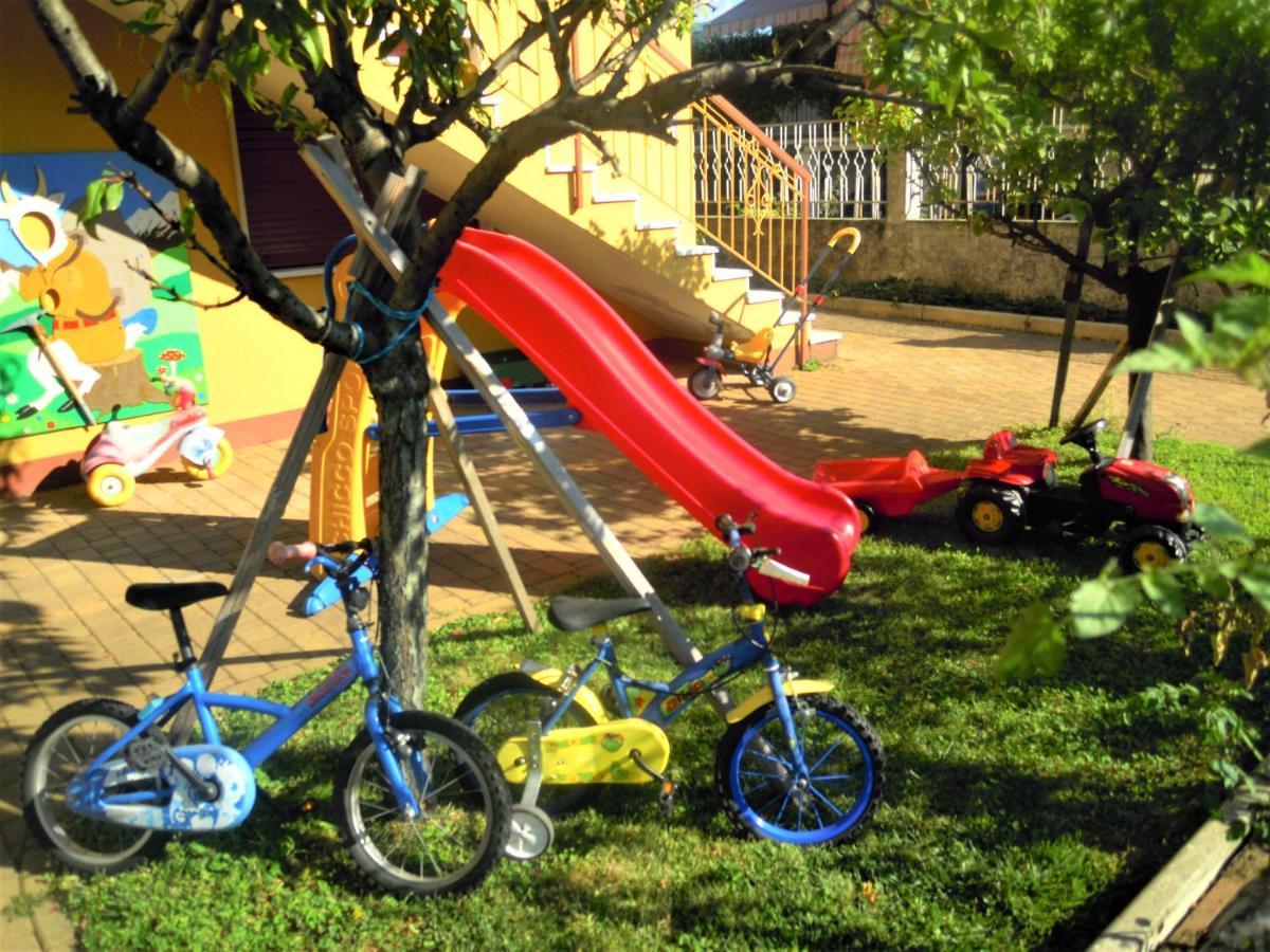 韦尔巴尼亚Giorni Felici Tutto Nuovo, Giardino, Parcheggio公寓 外观 照片